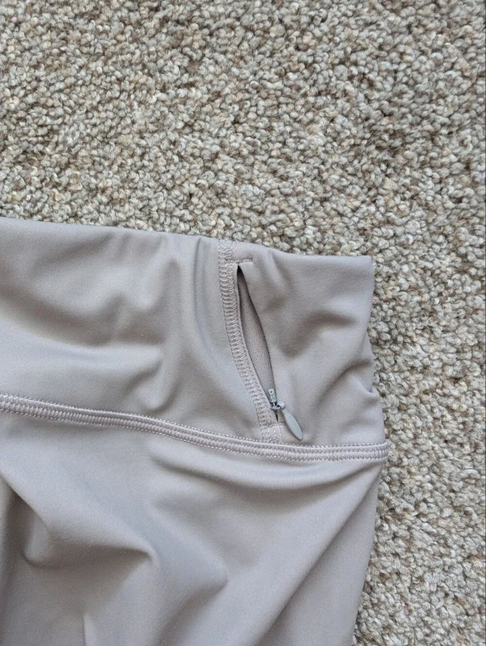 Athleta Womens Ombre Pebble Gray Contender Aero 7/8 Tight Leggings Small Tall